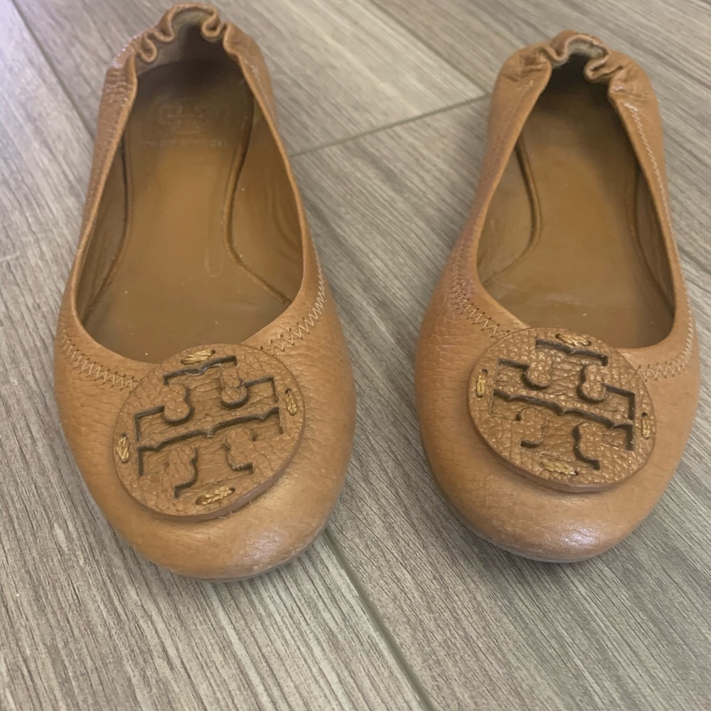 Tory Burch size 7 flats in camel.
